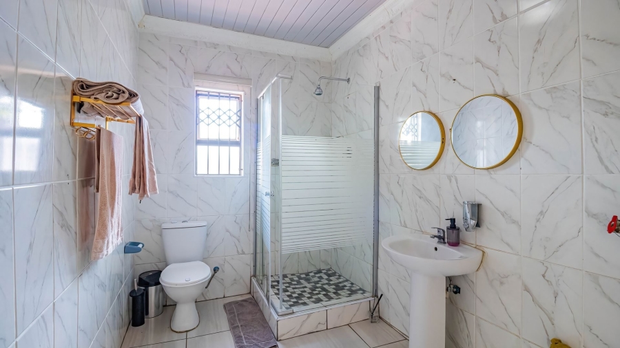 7 Bedroom Property for Sale in Mogwase Unit 4 North West